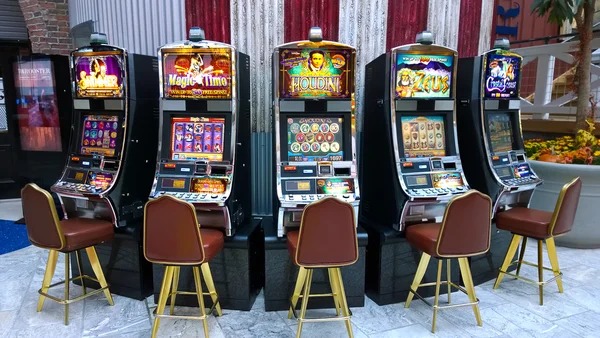lohan platform dashboard showing live-dealer tables, sportsbook, and slot games